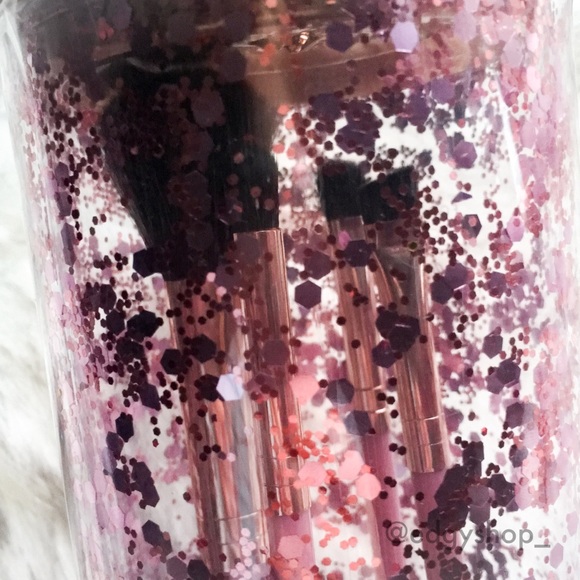 Set of 4 Essential Beauty Brushes - Picture 4 of 4